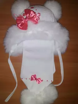 Детская зимняя молочная шапка с мехом